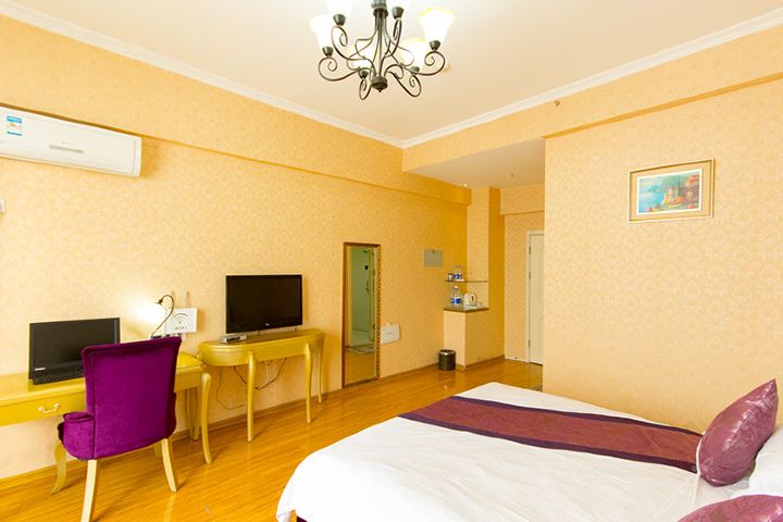 格拉姆瑞玺酒店(郑州祥盛店)(标准大床房)