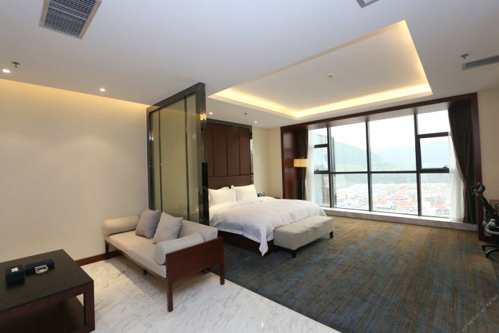 射洪旷逸酒店-豪华套房