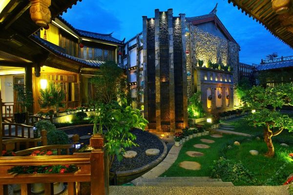 丽江元素尊享spa度假客栈-水韵豪华大床房(手机专享)