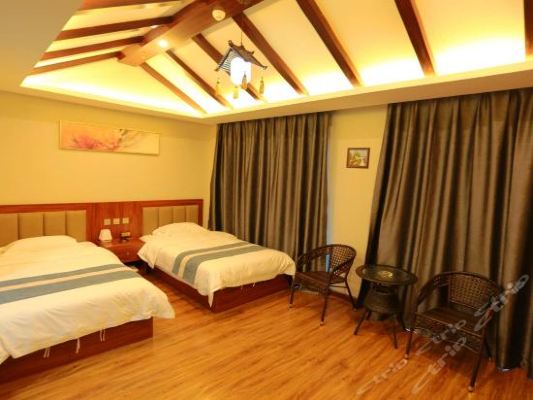 长白山美人松双平假日酒店(【含早】豪华大/双床房)