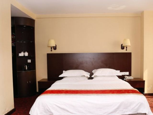 兴华宾馆(深圳科学馆地铁站店)-套房[双早]