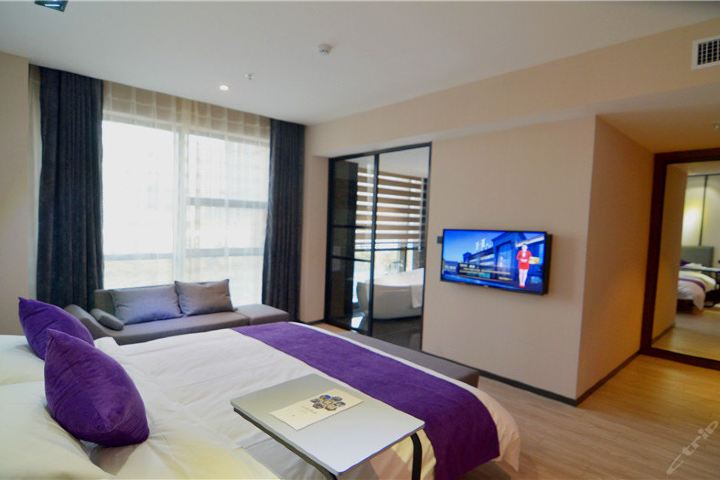 西安h水晶酒店-豪华大床房(限时抢订)