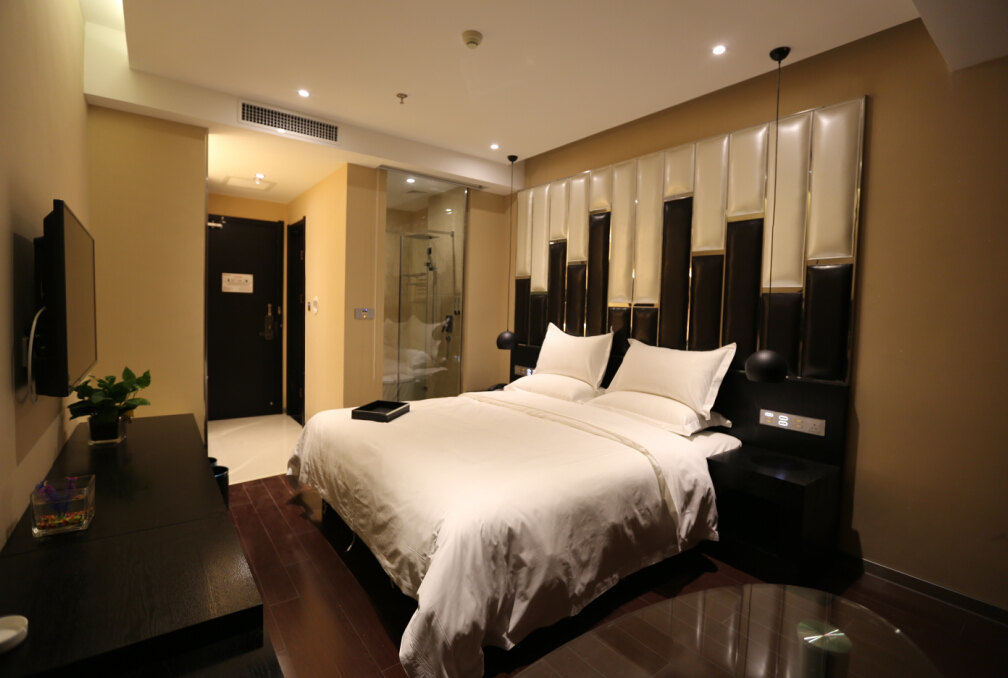 梦者·连锁酒店-精品豪华大床房[无早]