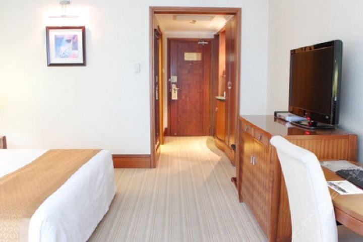 威海蓝天宾馆-豪华海景大床间(二号楼)(夏季★优惠)[无早]