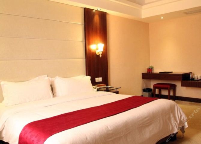 恩平金泉酒店-豪华套房(预付)