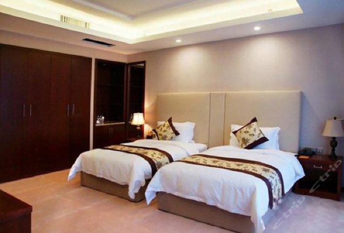 崇阳华美达酒店-高级双人房