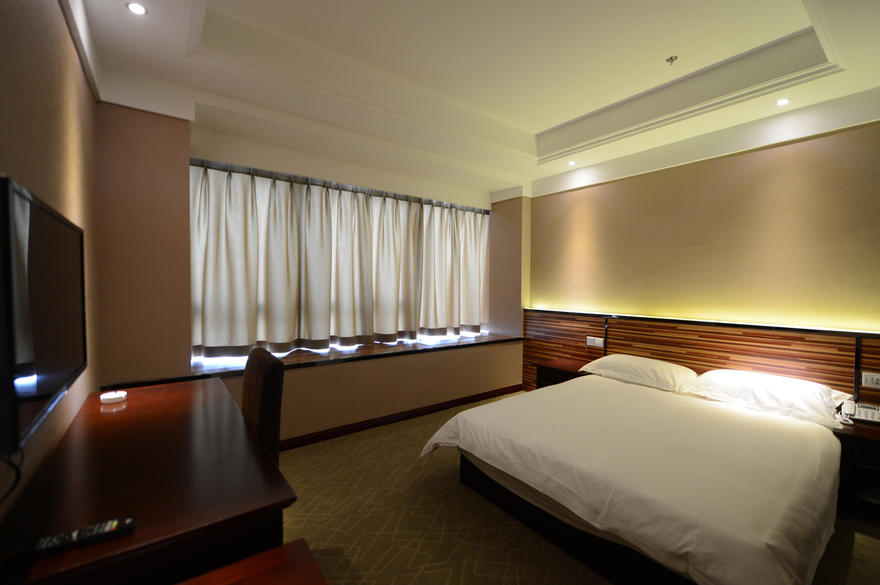 湖州中原豪捷大酒店-普通单间[含早](大床)