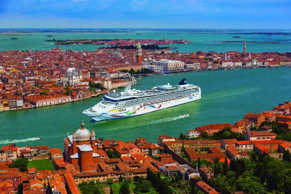 5 days · Jacksonville - Grand Bahama - Nassau - Jacksonville