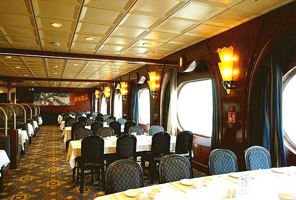 勃肯主餐厅                          勃肯中餐厅位于八楼船中