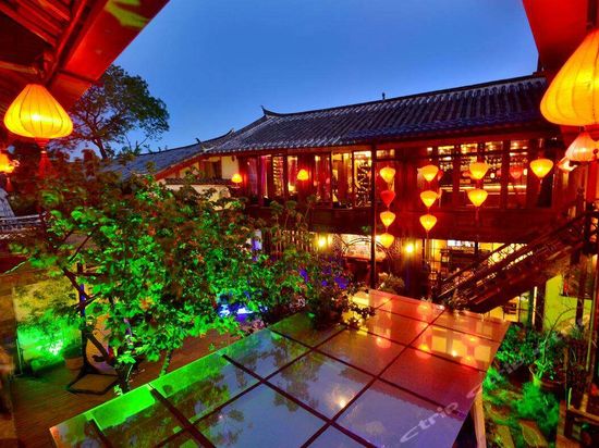 丽江云天宫高级私人会所1晚(拥有360度古城全景,北望玉龙雪山,西临
