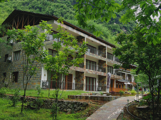 阳朔亚谷静园酒店    分(暂无点评) 380起距离334米立即预订