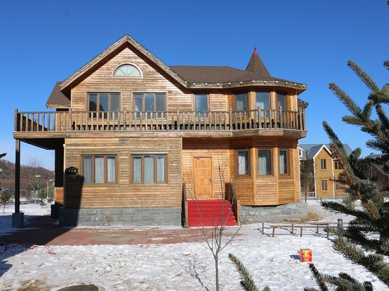 亚布力一路向北木屋别墅club