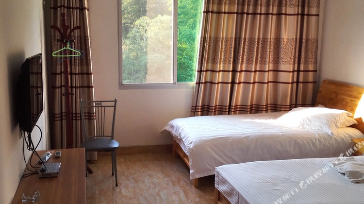 套餐亮点 预订须知 地图交通 酒店点评 景点点评 套餐亮点 缙云海玲