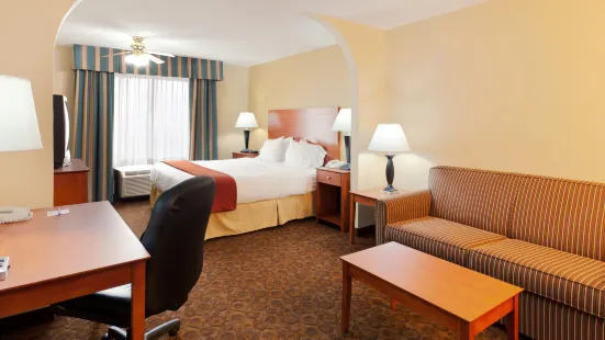Holiday Inn Express & Suites Birmingham NE - Trussville