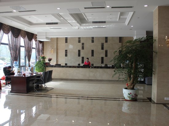 九通大酒店(江阴恐龙园店)