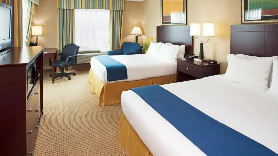Holiday Inn Express & Suites Cincinnati SE Newport