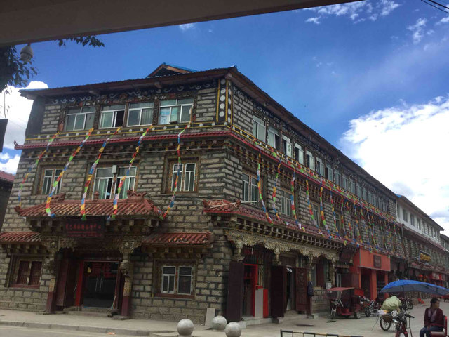 稻城藏巴拉旅游接待中心点评