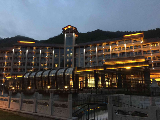 柞水麓苑国际大酒店点评
