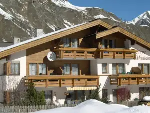 Apartment Madlaina