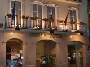 Hotel Manel