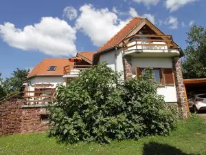 Vöröskő apartmanház