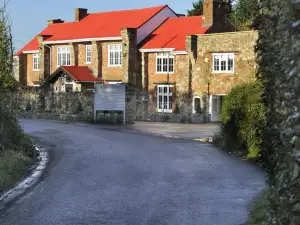 The Crescent Turner Hotel