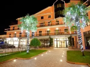 Demy Hotel