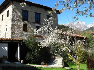 Albergue Turístico Valdebaró