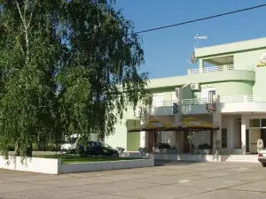Motel Lav