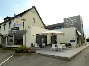 Hôtel le Saint Loup