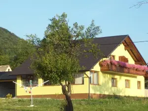 House Mara
