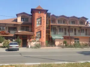 Kestenite Family Hotel