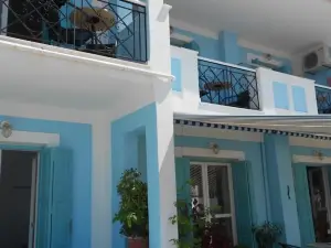 Zorbas Hotel & Studios