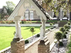 Dunedin Country House