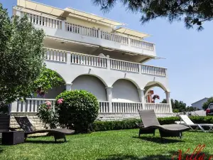 Villa Lozica