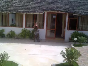HÔTEL le Djiosfala Miroir de la Terranga