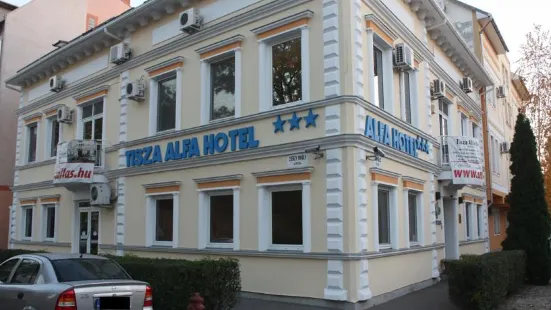 蒂薩阿爾法酒店