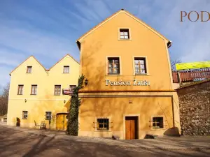 Penzion Zatisi