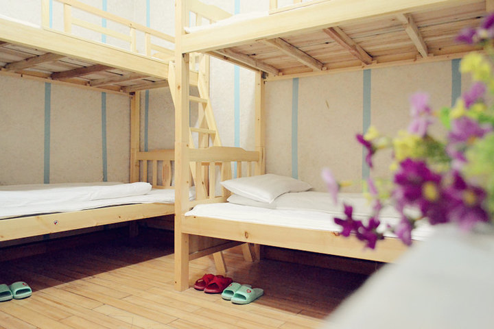 【成都柠檬青年旅舍团购】成都柠檬青年旅舍(温馨四人间-1床位)团购