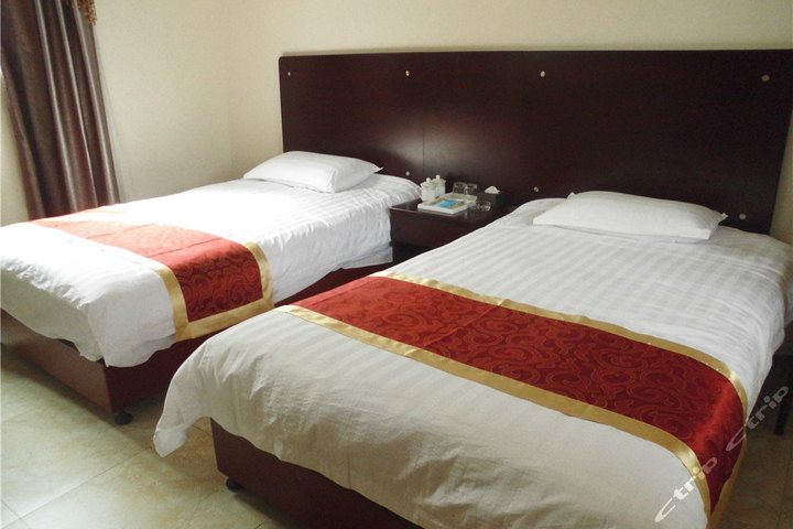 利君休闲度假山庄(标准间2间 4人套餐-旺季)