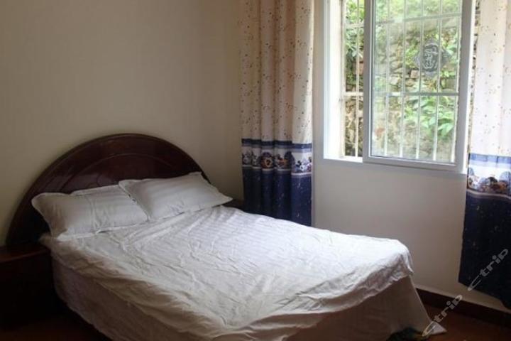 都江堰虹口周春国住宿-大床房