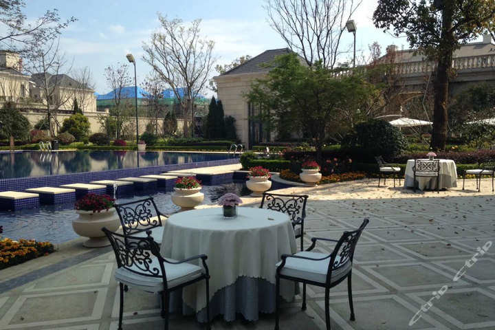 杭州溪上玫瑰园酒店(行政大床房)