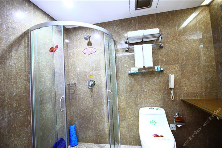 莒县日照祥云大酒店(豪华小套房/豪华家庭房)