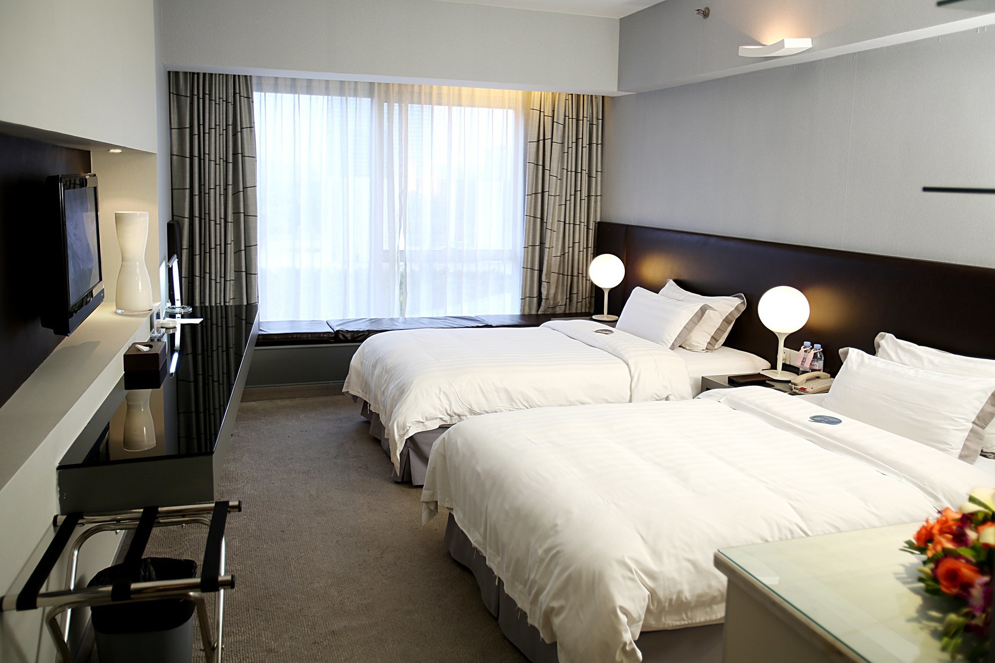 广州益武凯陌酒店-高级商务双床房