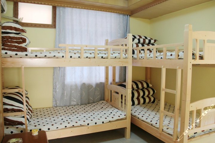 深圳大脚印青年旅舍-女生4人间(床位)