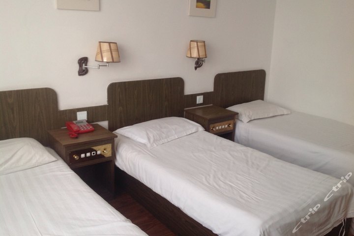 大连天方宾馆-三人间