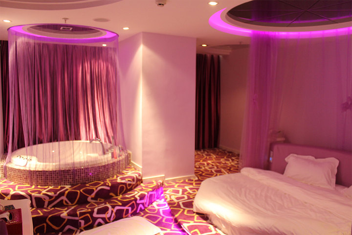 海口天鹅湖情侣酒店