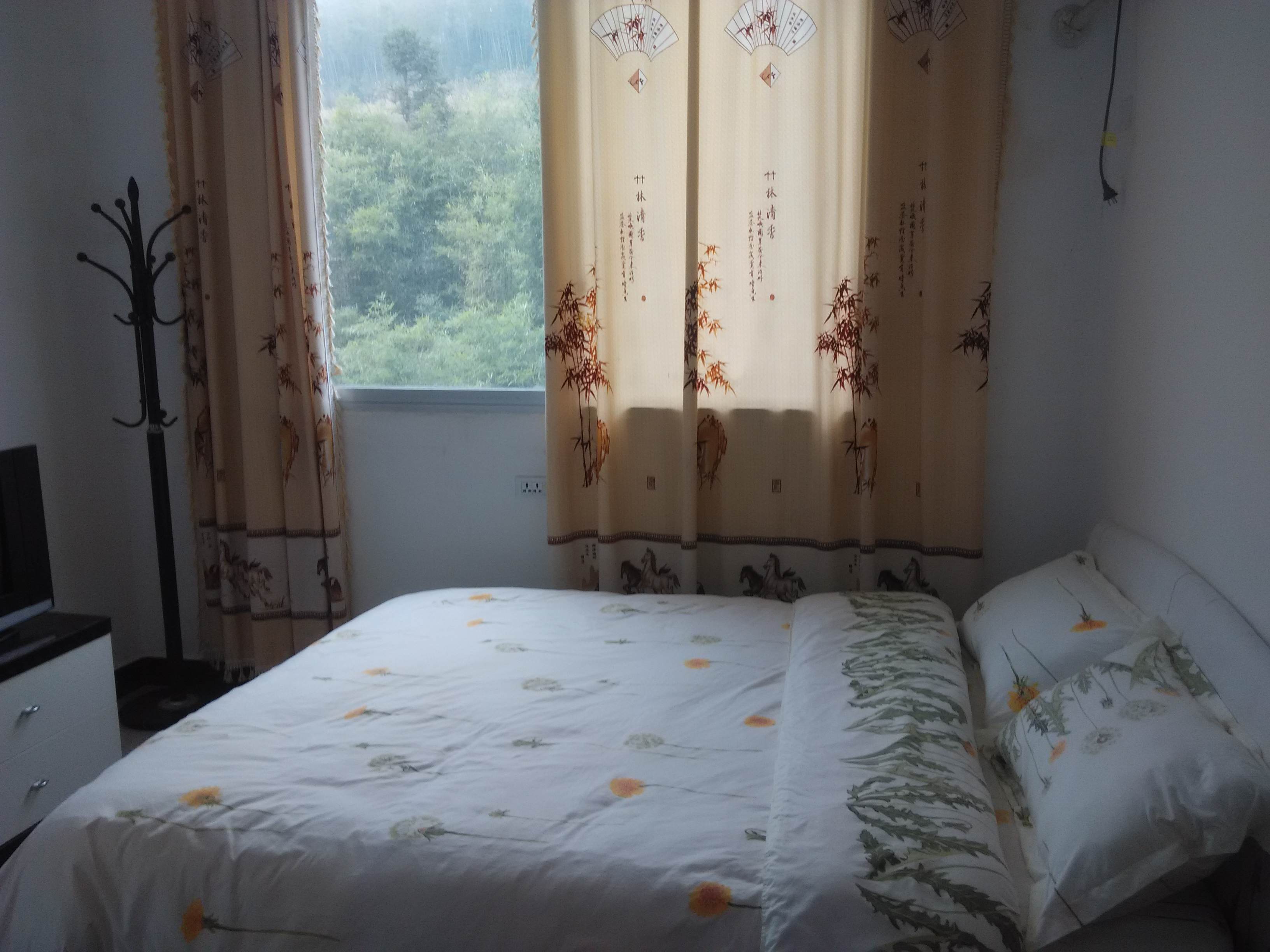 兴安猫儿山华南饭店-标准间