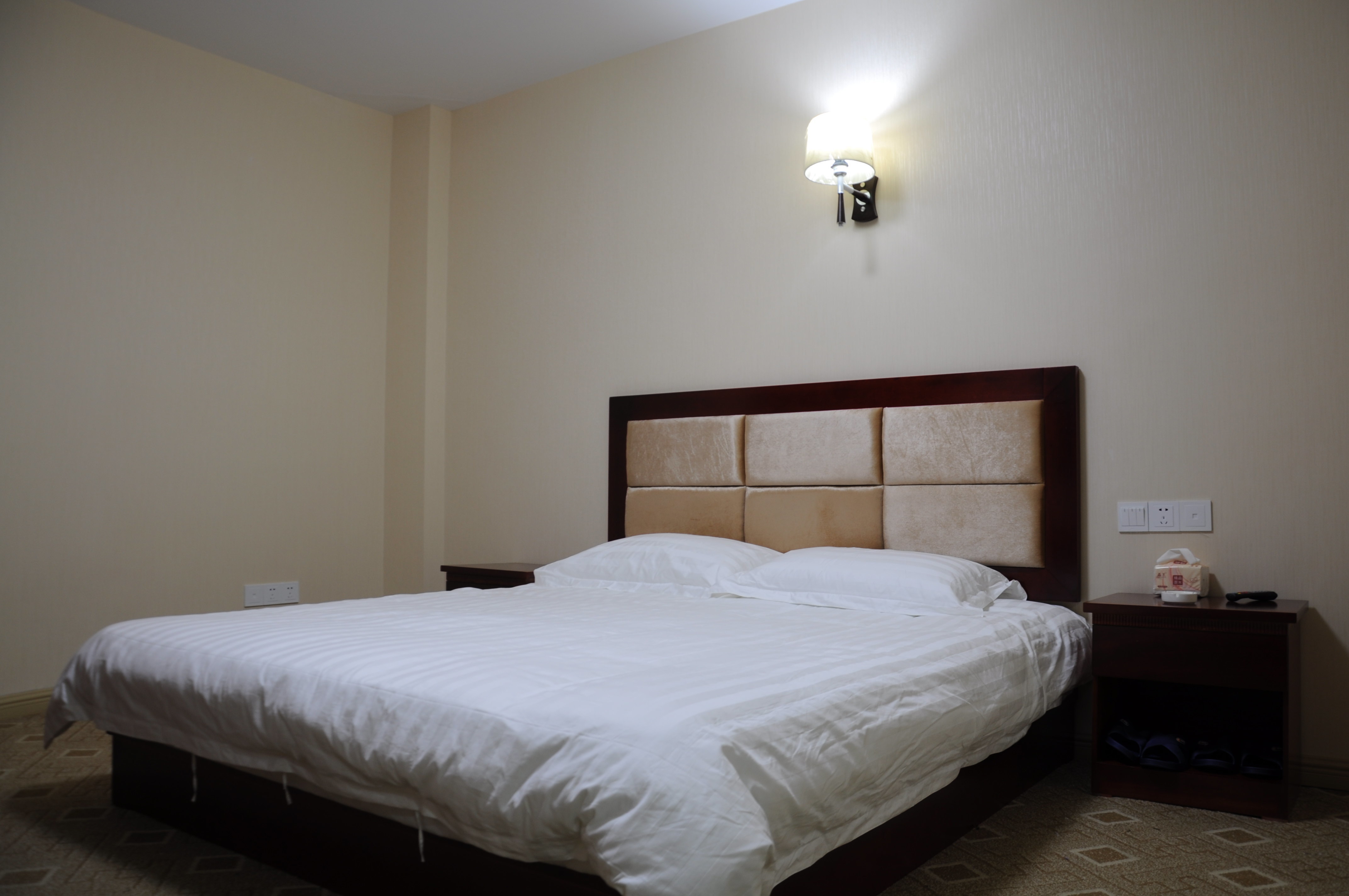 南京紫滕轩宾馆(高级大床房)