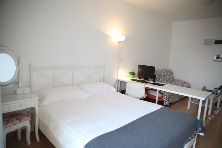 电脑房宾馆 CghzgFVqI5qAdA-HABFE0BgwZWY044_720_480_s.jpg